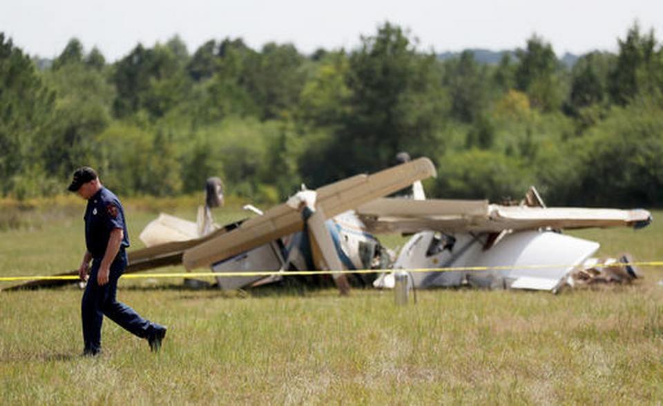 U sudaru dva mala aviona iznad aerodroma u zapadnoj Džordžiji poginule najmanje 3 osobe