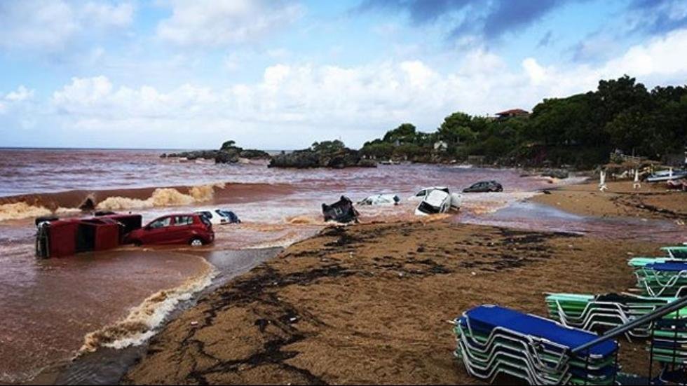Bujice u Grčkoj odnijele najmanje 4 života, ostrvo Zakintos pogodilo nekoliko tornada, 7 sela odsječeno