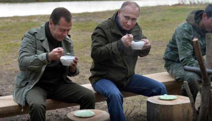 Centralna Rusija: Putin na ribljoj čorbi kod lokalnih ribara