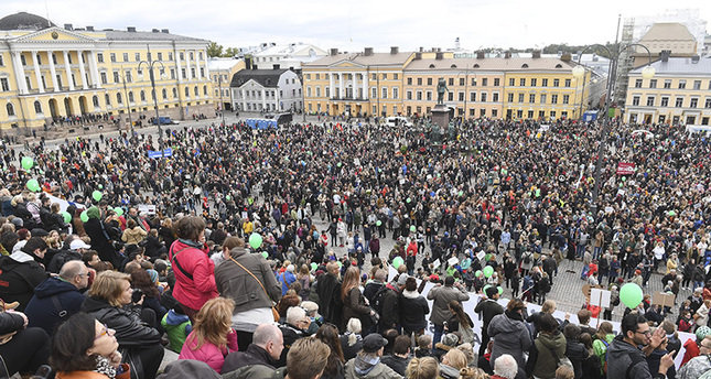 Finska: Hiljade ljudi na protestu protiv rastućeg rasizma i nasilja ekstremne desnice