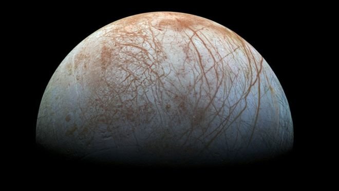 Znanstvenici otkrivaju daljnje dokaze s Jupiterovog mjeseca: Europa izbacuje mlazeve vode