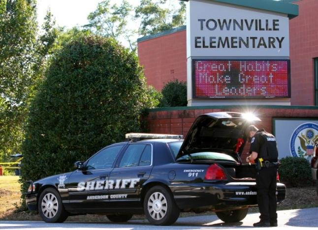 U osnovnoj školi u Južnoj Karolini 3 osobe ozlijeđene u pucnjavi, osumnjičeni u pritvoru