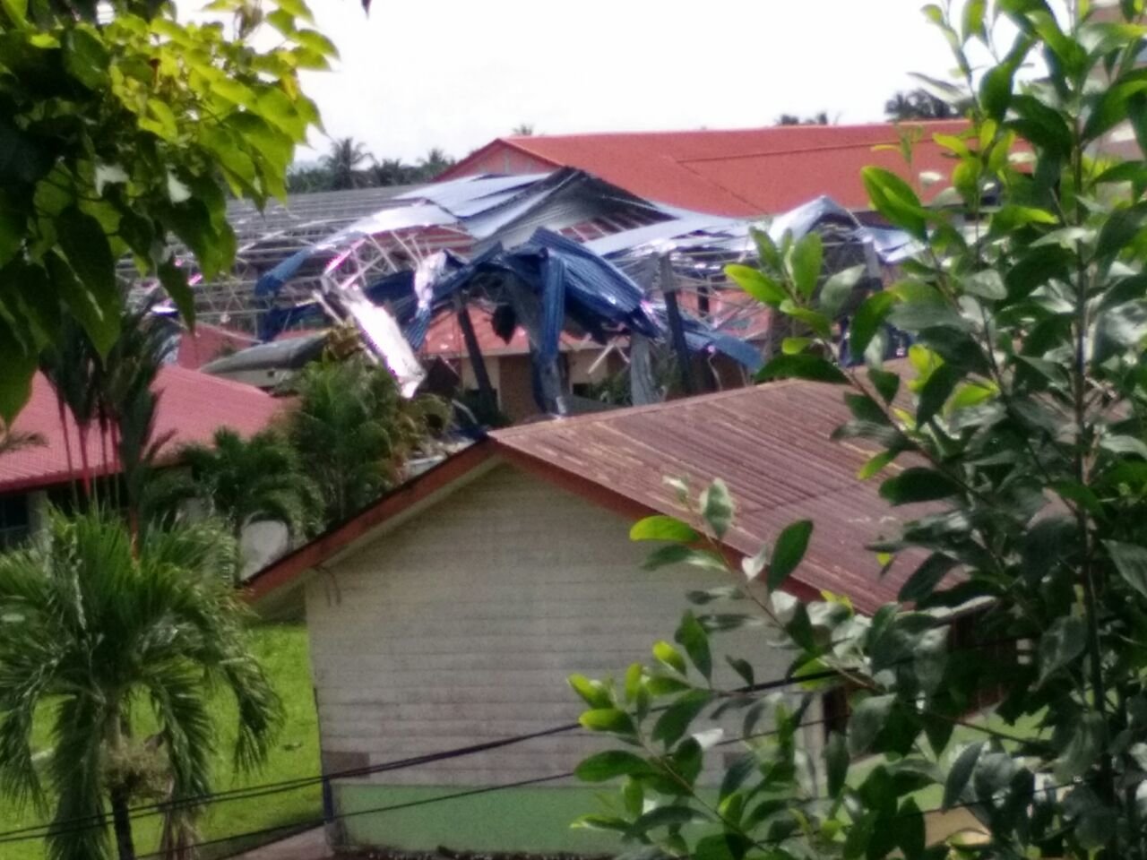 Povrijeđene 22 osobe kada se malezijski vojni helikopte srušio na školu na otoku Borneo