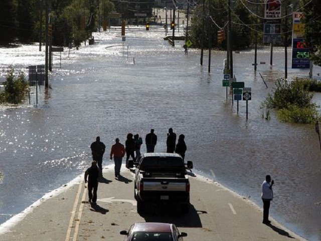 Uragan Matthew Sjeverna Karolina: 7 ljudi poginulo u poplavama, izvanredno stanje proglašeno u 43 okruga