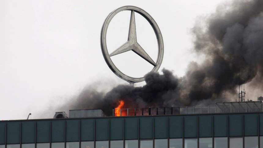 Požar na zgradi Europa Centra u Berlinu 