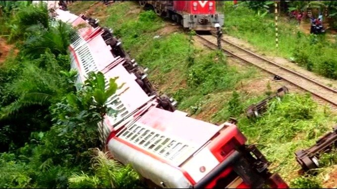 Putnički vlak iskočio s tračnica u Kamerunu: 53 osobe poginule, više od 300 ozlijeđeno