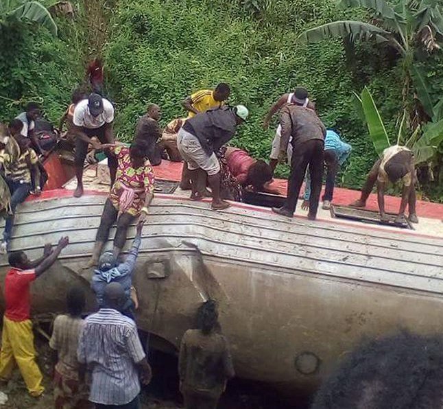 Putnički vlak iskočio s tračnica u Kamerunu: 53 osobe poginule, više od 300 ozlijeđeno