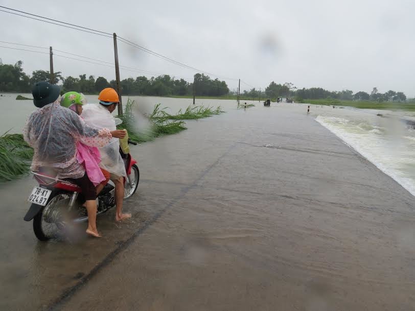 Poplave u Vijetnamu ubile najmanje 15 ljudi, hiljade evakuiranih, velike materijalne štete