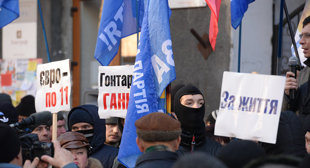 Klikni za povećanje Nova obojena revolucija u Kijevu?: Oko 6000 ljudi odazvalo se pozivu Julije Timošenko na proteste