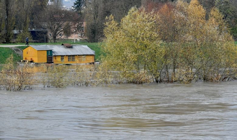 Dugo kišno razdoblje uzrokovalo da u jednom danu Sava u Zagrebu naraste za čak 4 metra