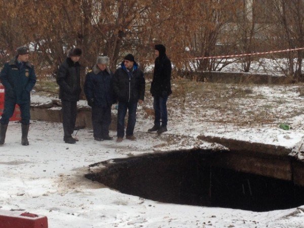 U ruskom gradu Ufa rupa je usisala automobil koji je potom nestao