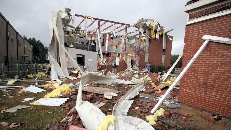  Tornado u Alabami ubio najmanje 3 osobe, mnogo povrijeđenih 