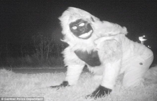 Umjesto puma na policijskom video nadzoru gorile, čudovišta i Deda Mraz