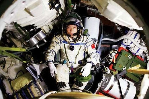 Kineski austronat preplašen nerazjašnjenim zvukom kucanja tokom svemirskog leta
