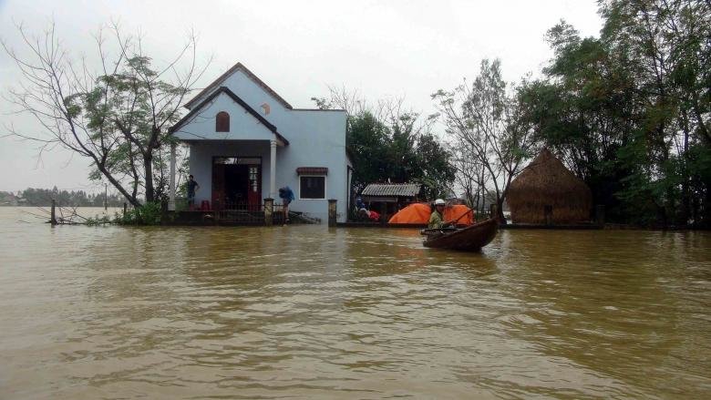  Poplave ubile najmanje 13 ljudi u centralnom Vijetnamu 