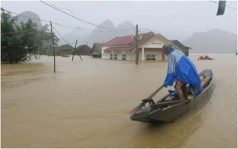 Poplave ubile najmanje 13 ljudi u centralnom Vijetnamu