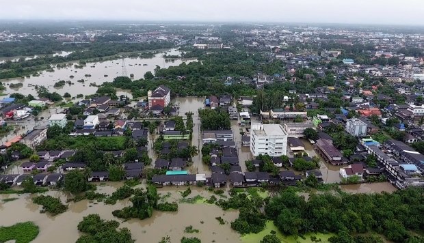 Teške poplave zbog obihnih kiša ubile su najmanje 14 ljudi u Tajlandu