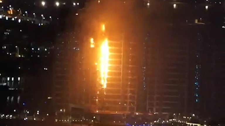 Dubai: Požar na zgradi na vještačkom ostrvu palmi