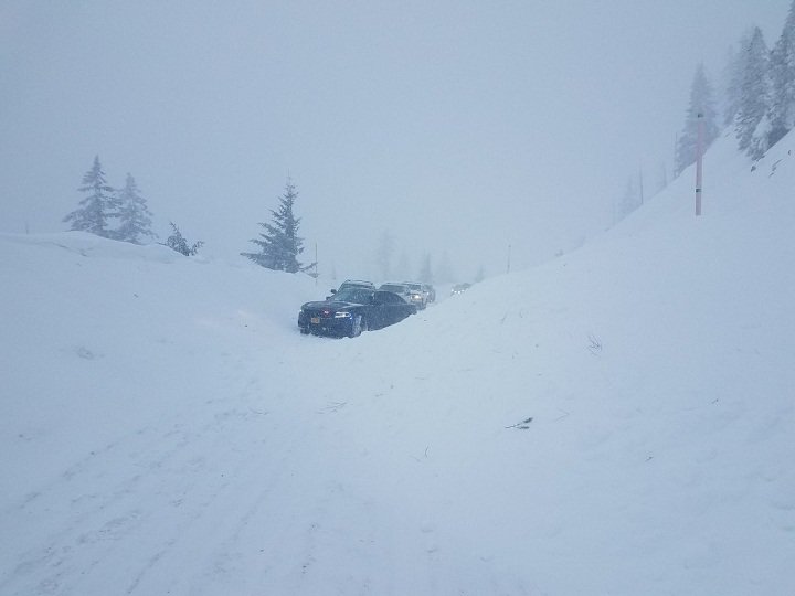 Snježna oluja u Oregonu blokirala autoput