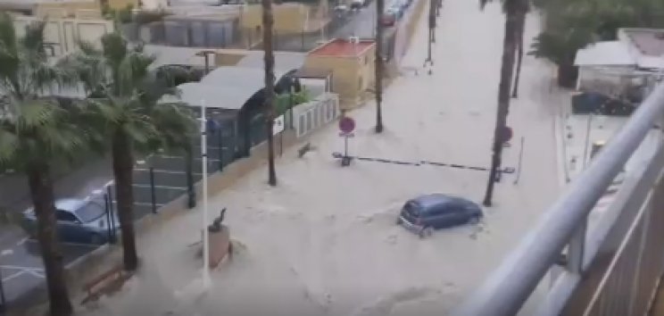 Nakon jake oluje poplave na jugoistoku Španije