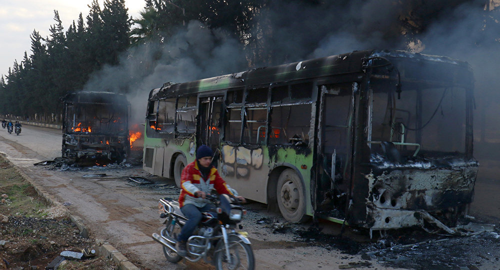 Teroristi zapalili 7 autobusa za evakuaciju civila u Siriji
