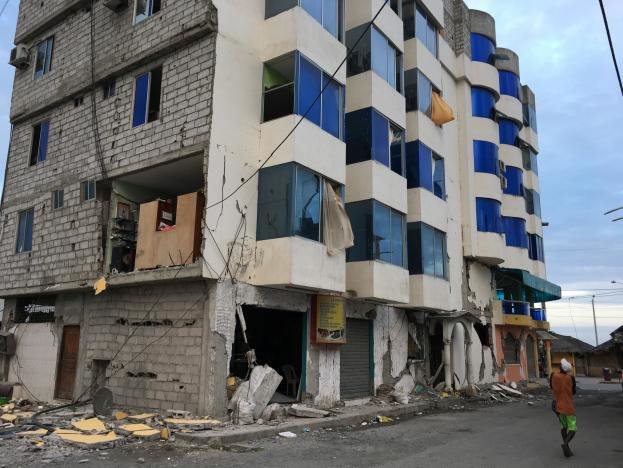Poginule najmanje 2 osobe, a 15 je povrijeđeno u zemljotresu magnitude 5,8 koji je pogodio obalu Ekvadora