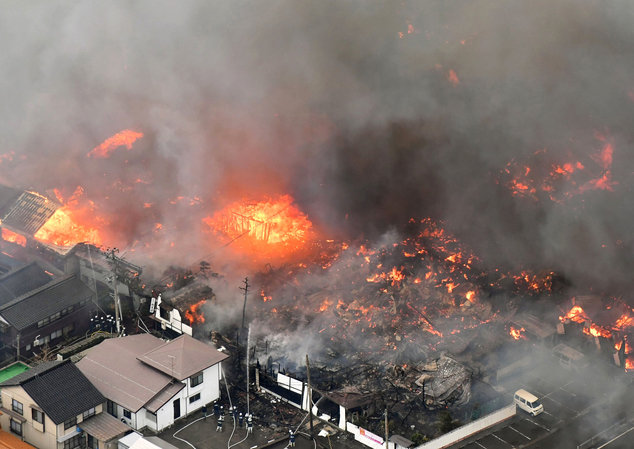 Požar iz restorana se zbog jakog vjetra proširio na najmanje 140 kuća u japanskom gradiću