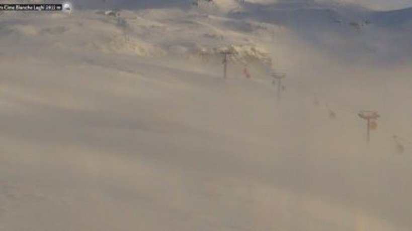 Žičara zaglavi u jakom vjetru, u toku spašavanje više od 120 skijaša na sjeveru Italije 