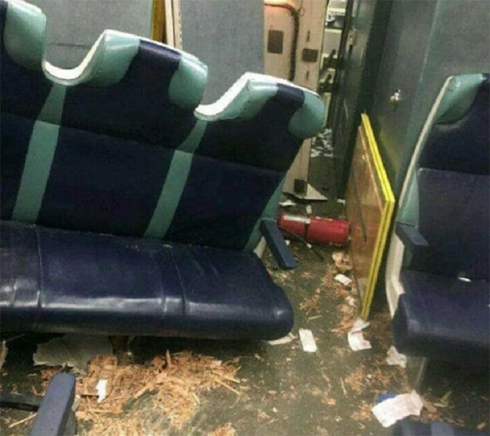 Više od 100 osoba ozlijeđeno kada je putnički vlak iskočio iz tračnica u Brooklynu