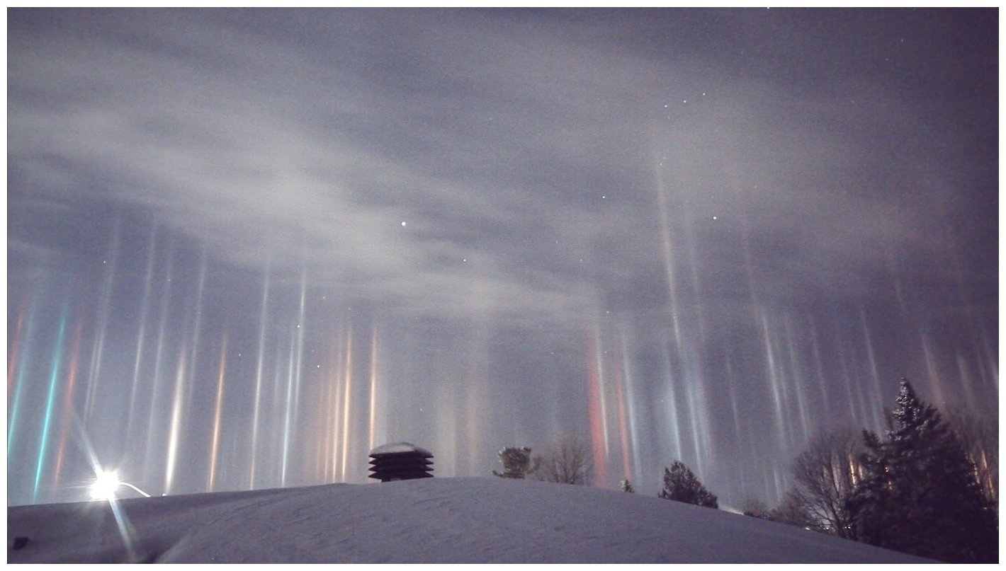 Neobičan fenomen svjetlosnih stubova snimljen u Kanadi