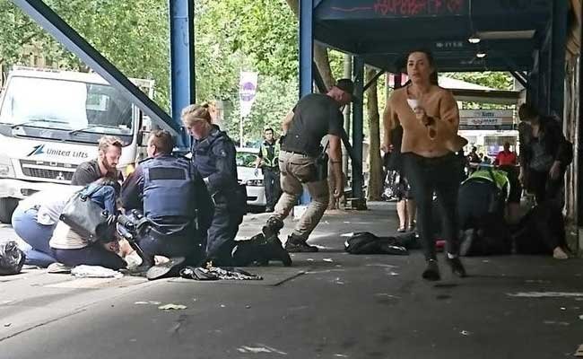3 osobe mrtve, 20 ozlijeđeno kada je vozač svoj auto zaletio u pješake u Melbourneu