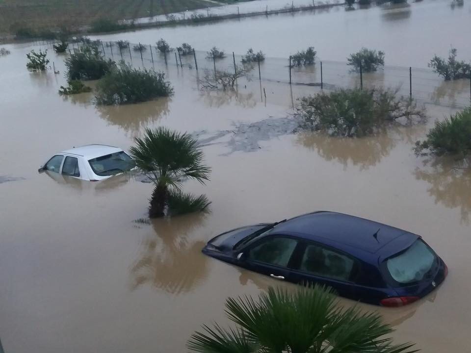 Jako nevrijeme s olujnom kišom pogodilo Siciliju, najmanje 1 osoba poginula