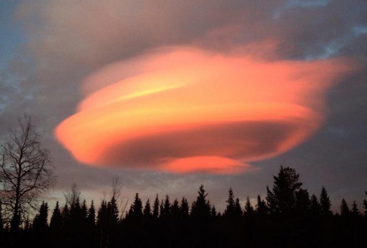 Čudesni lentikularni oblak snimljen iznad Švedske