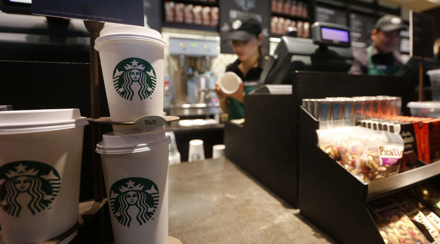 Starbucks planira zaposliti 10.000 izbjeglica diljem svijeta, nakon što jeTramp uveo zabranu putovanja u SAD