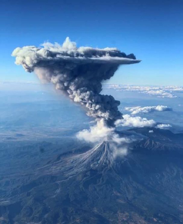 Jaka erupcija vulkana Kolima u Meksiku