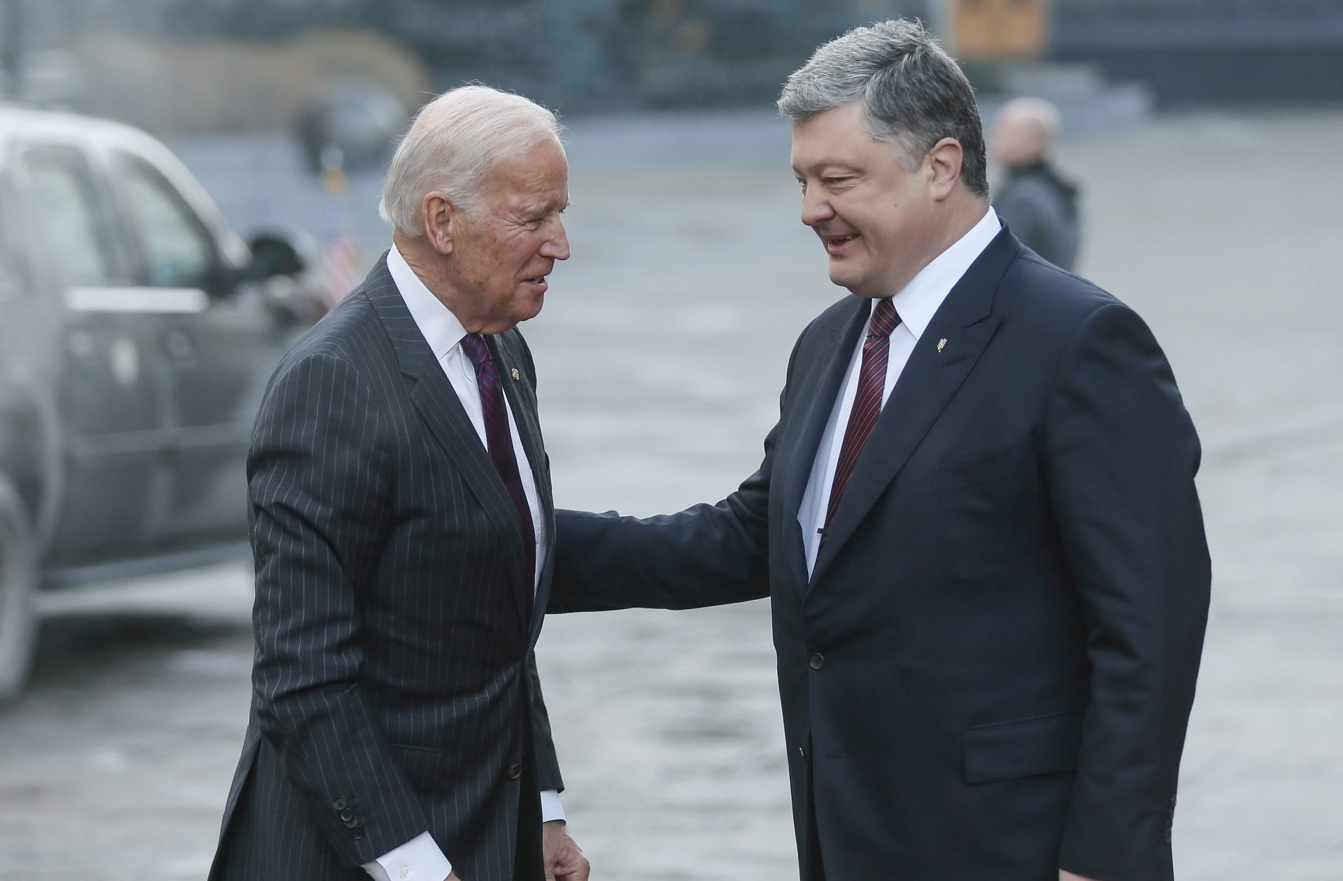 Bajdenova posjeta Kijevu, napad ukrajinske vojske na Donbas i ubistvo Givija - karike u istom lancu