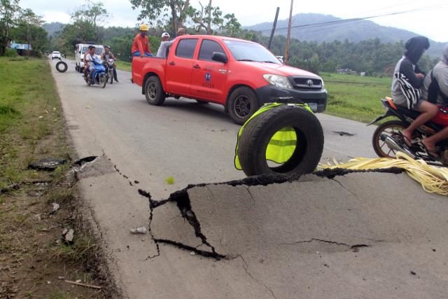 Više od 130 podrhtavanja tla nakon jakog zemljotresa na Filipinima kada je poginulo najmanje 8 osoba