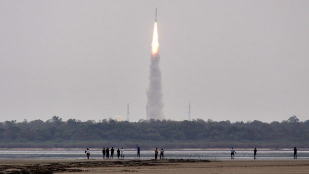 Indija lansira rekordnih 104 satelita u svemir