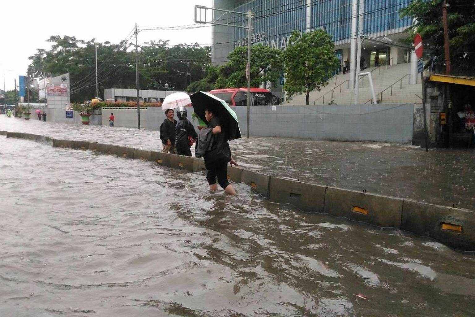 Jaka kiša izazvale poplave u Đakarti, Indonezija