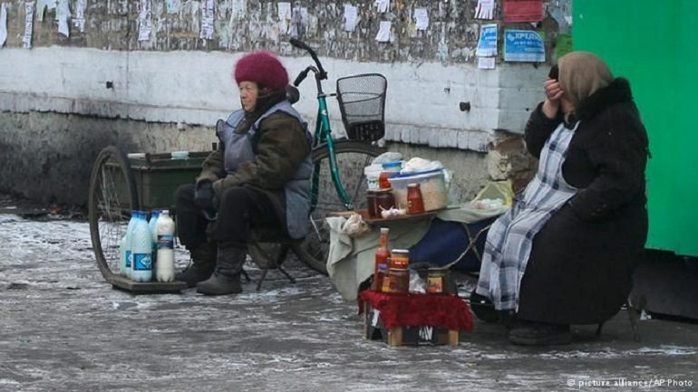 Dok je ukrajinski narod na ivici siromaštva, aktivisti 