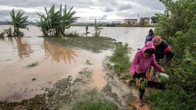 38 mrtvih, 153.000 raseljeno u ciklonu Enawo na Madagaskaru