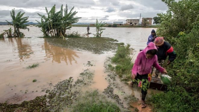 38 mrtvih, 153.000 raseljeno u ciklonu Enawo na Madagaskaru