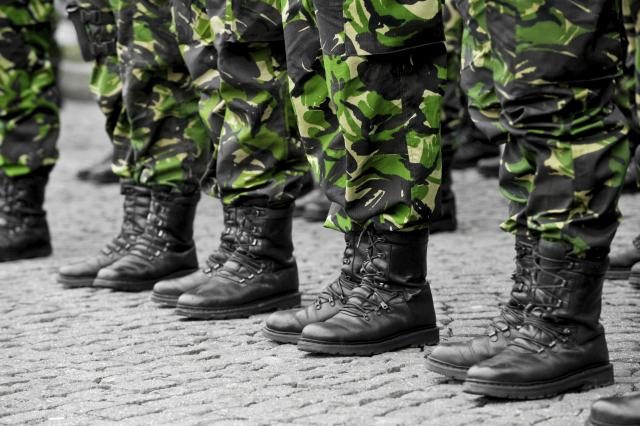 Klikni za povećanje Rumunski vojnici u Poljskoj brane NATO od Rusije