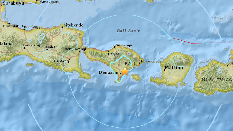 Snažan zemljotres magnitude 6,4 izazvao paniku na Baliju