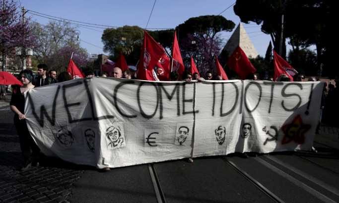 Hiljade demonstranata u Rimu, jedni protiv EU, drugi za nju