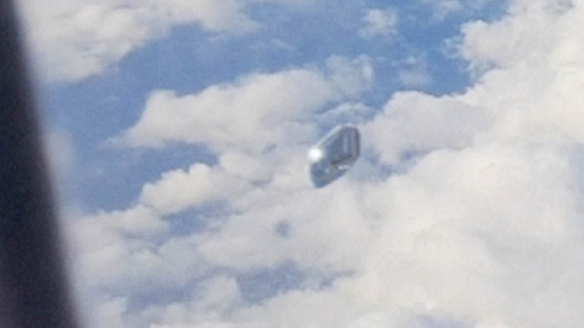 Snimak NLO-a koji je proletio ispod aviona iznad Španije