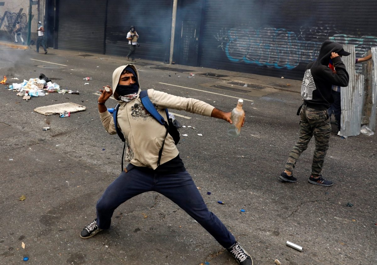 Na antivladinim protestima u Venecueli poginulo 5 osoba
