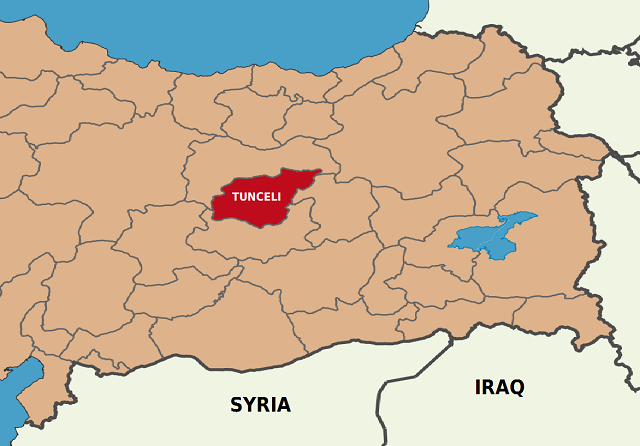 Srušio se policijski helikopter sa 12 osoba u Turskoj