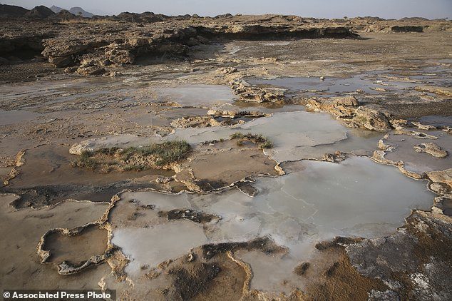 Oman: Znanstvenici žele saznati kako priroda pretvara ugljedn-dioksid u kamen