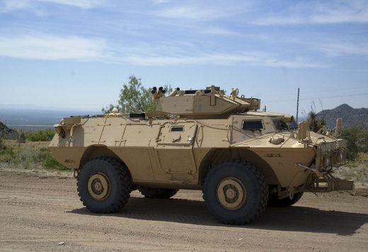 Pentagon od svega obećanog Kurdima šalje nekoliko vozila M1117 i lako oružje